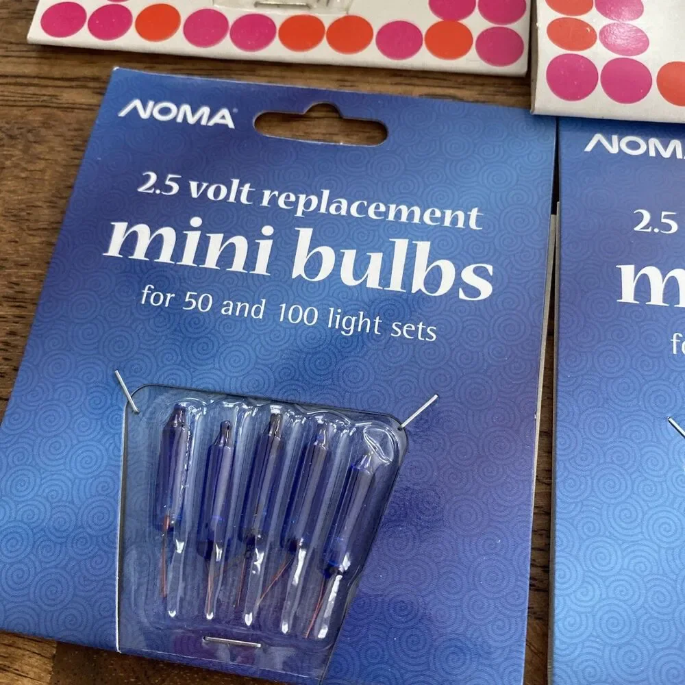 Vintage Christmas Light Replacement Bulbs Yuletide 3.5 Volt And Noma 2.5 Volt